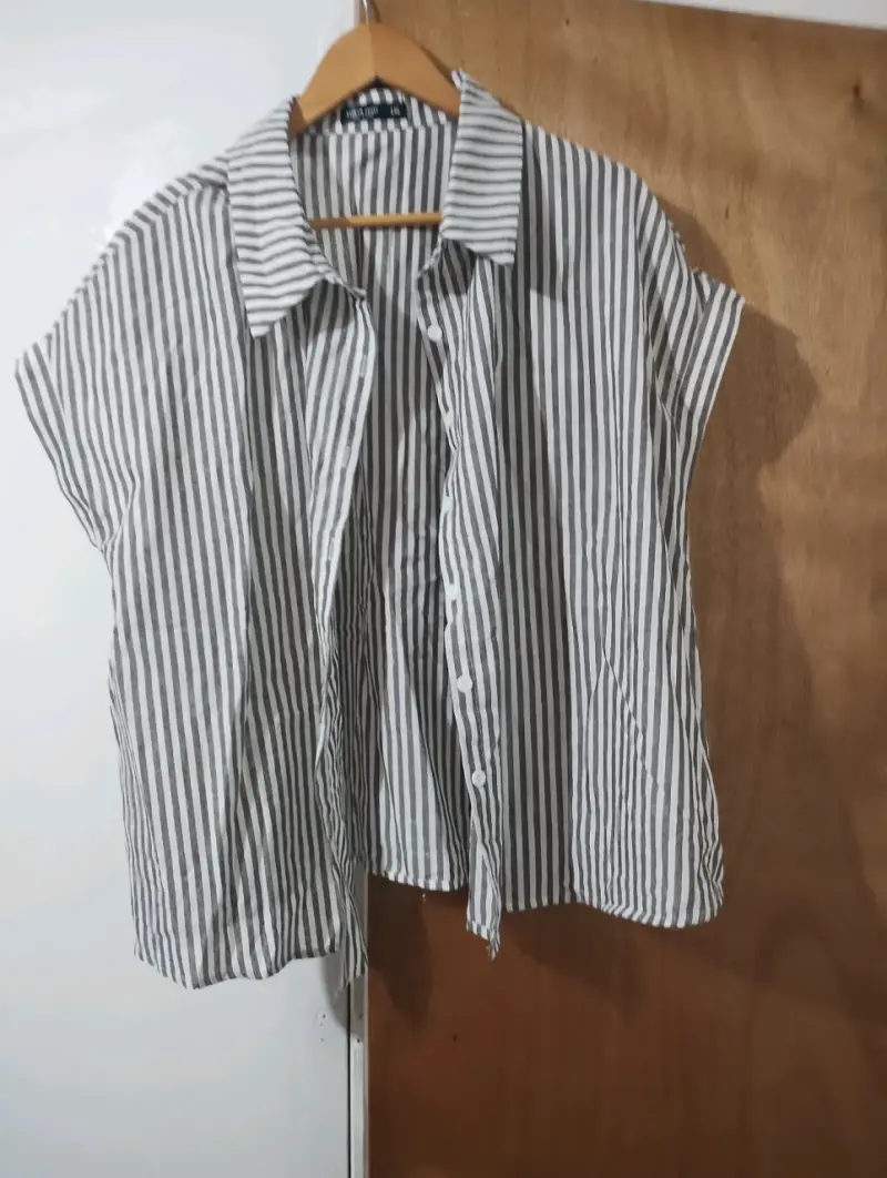 Blusa a rayas blanco y cafe - 1