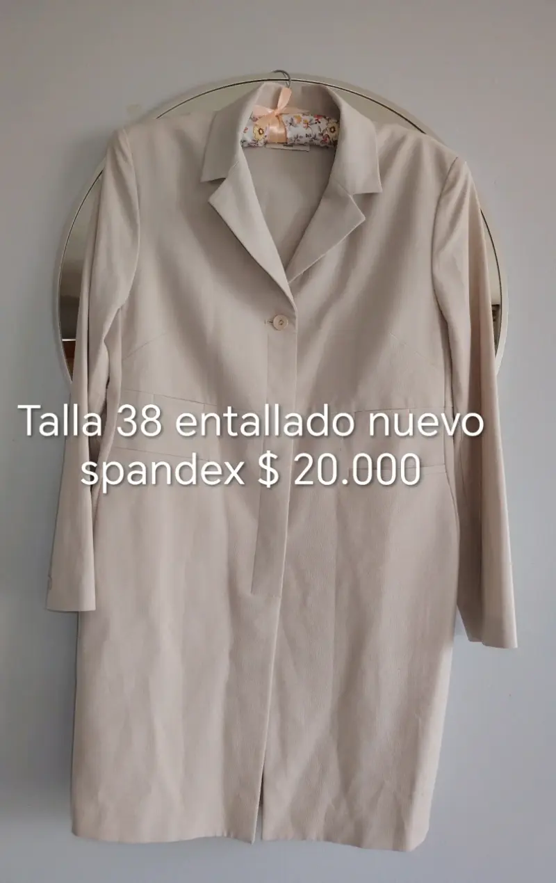 Abrigo entallado beige nuevo - 1