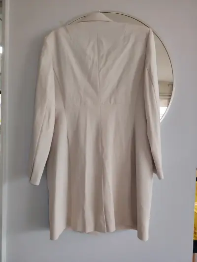 Abrigo entallado beige nuevo - miniatura 4