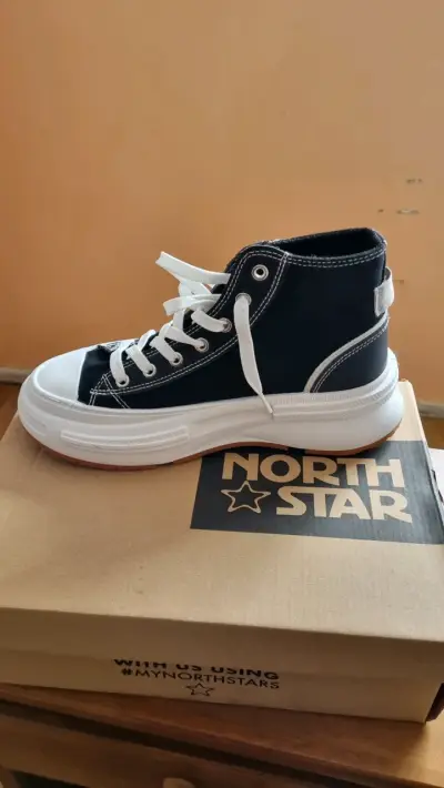 Zapatillas negras de caña alta - miniatura 3