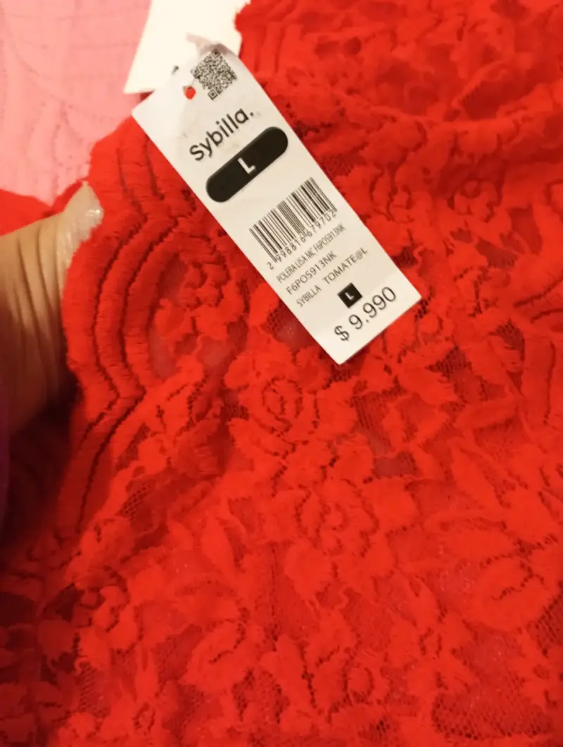 Blusa roja de encaje Sybilla - 2