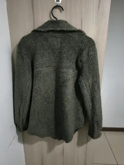 Abrigo verde de lana estilo teddy - miniatura 2