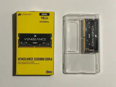 Memoria RAM Corsair DDR4 16GB - miniatura 1