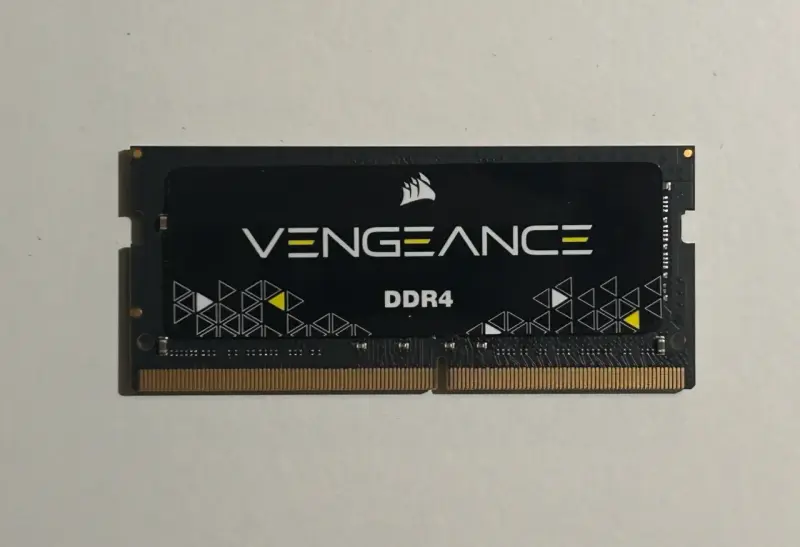 Memoria RAM Corsair DDR4 16GB - 3