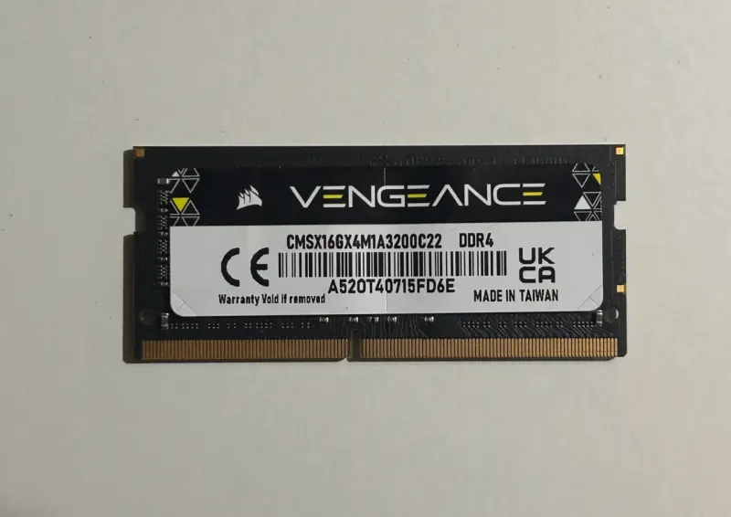 Memoria RAM Corsair DDR4 16GB - 5