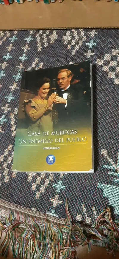 Libro Casa de Muñecas y Un Enemigo del Pueblo - miniatura 1