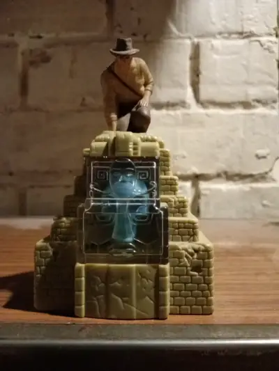 Figura de colección aventurero - miniatura 1