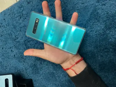 Samsung Galaxy S10 azul - miniatura 1