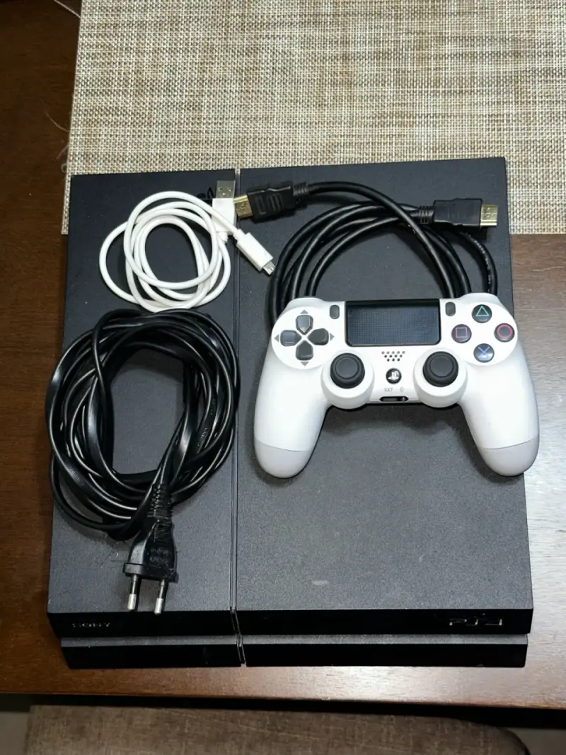 Consola PlayStation 4 Fat - 1