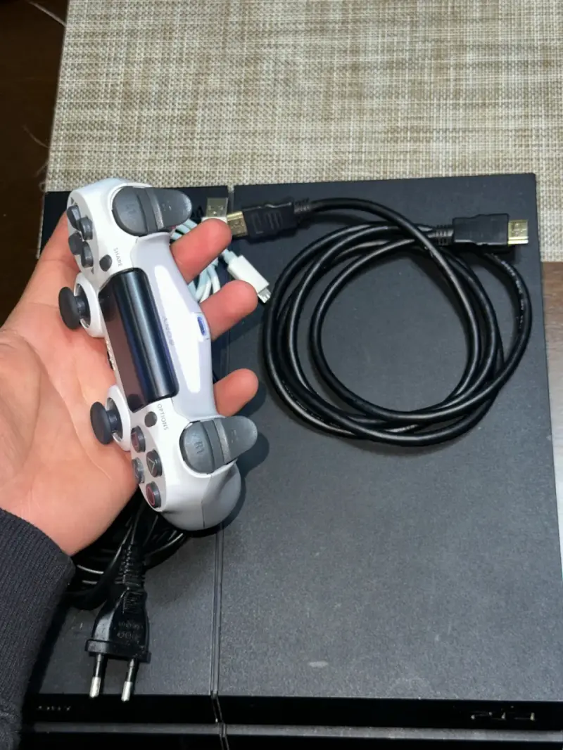 Consola PlayStation 4 Fat - 2