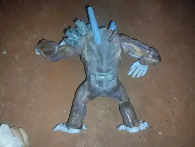 Figura de extroyer gorila Max Steel en 14mil - miniatura 2