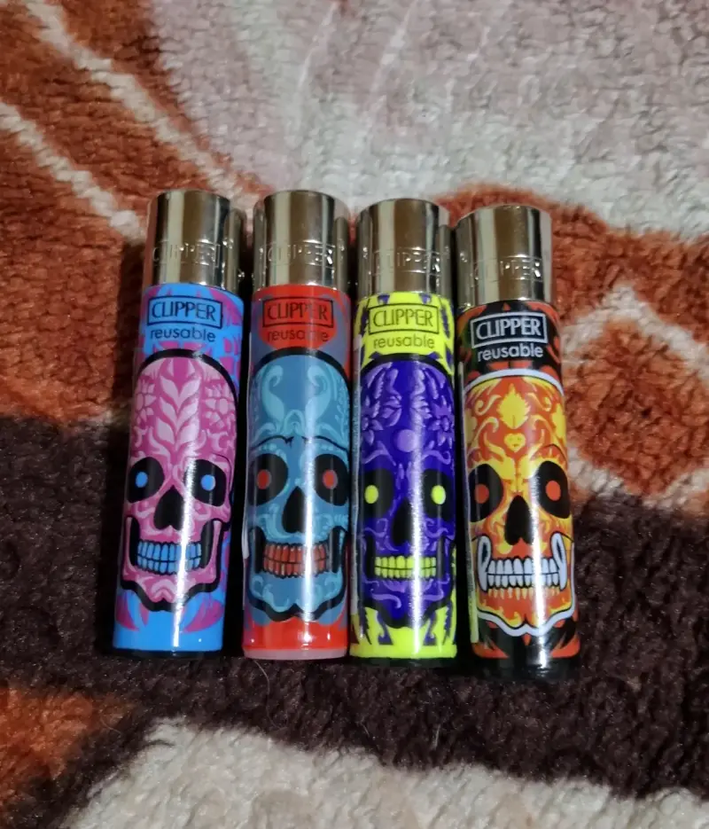 Encendedores Clipper reutilizables diseño calavera