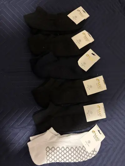 Pack de calcetines negros y blancos - miniatura 1