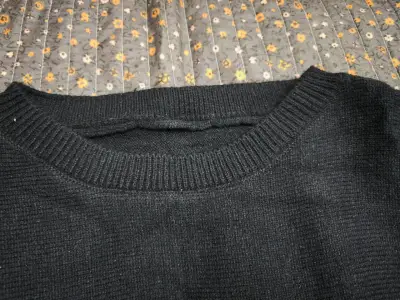 Vestido negro de lana - miniatura 3