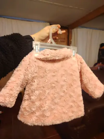 Abrigo rosa de felpa infantil - miniatura 2