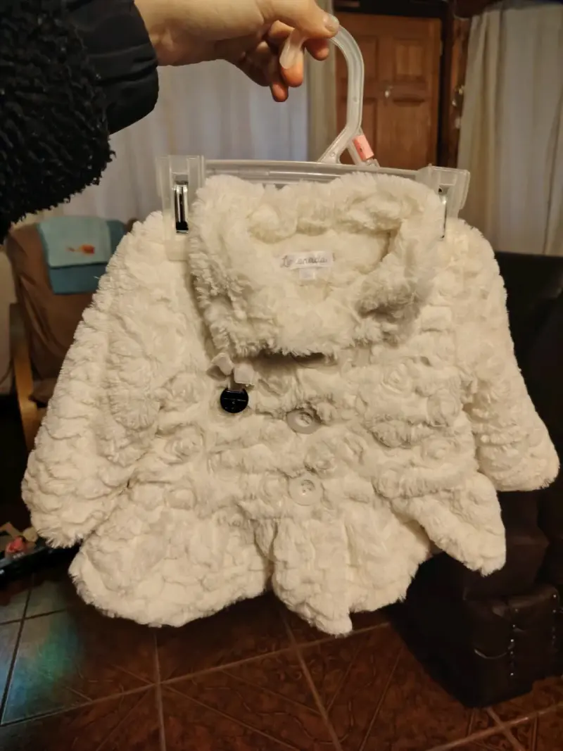 Abrigo blanco peludo para bebé Limonada - 1