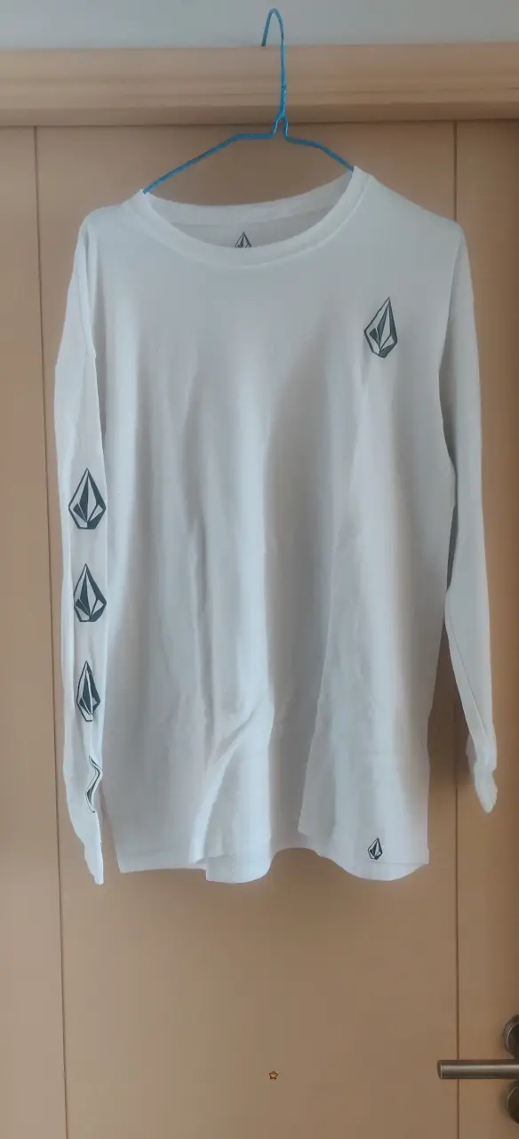 Polera blanca de manga larga volcom