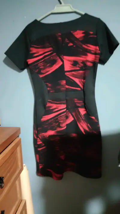 Vestido  negro y rojo matthew talla M. - miniatura 2