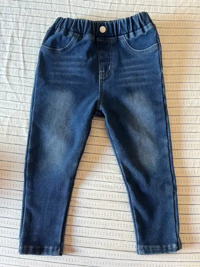 Pantalón de mezclilla infantil - miniatura 1