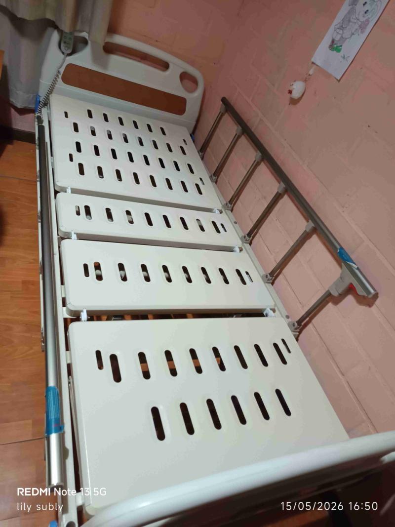 Cama hospitalaria ajustable - 1