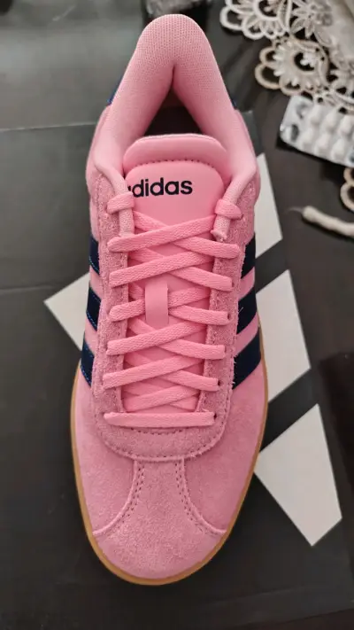 Zapatillas Adidas rosas y azules - miniatura 3