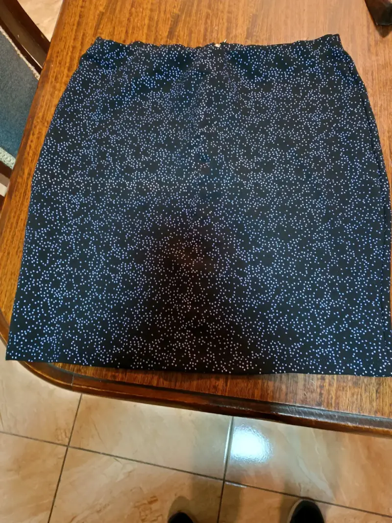 Falda azul con estampado de puntos