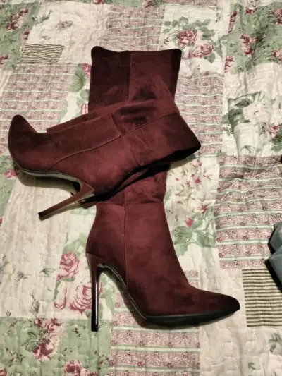 Botas altas burdeo con taco - miniatura 2