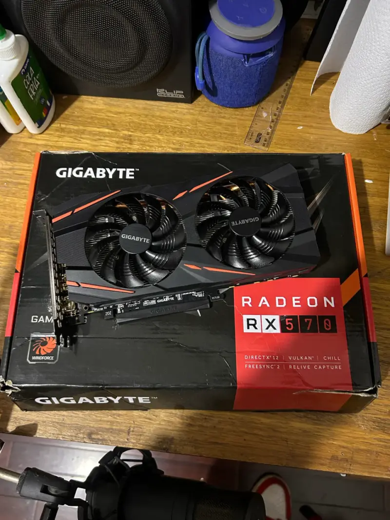 Tarjeta gráfica Gigabyte RX 570 8GB - 1