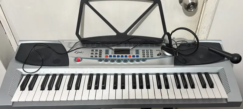 Teclado eléctrico con micrófono - 1