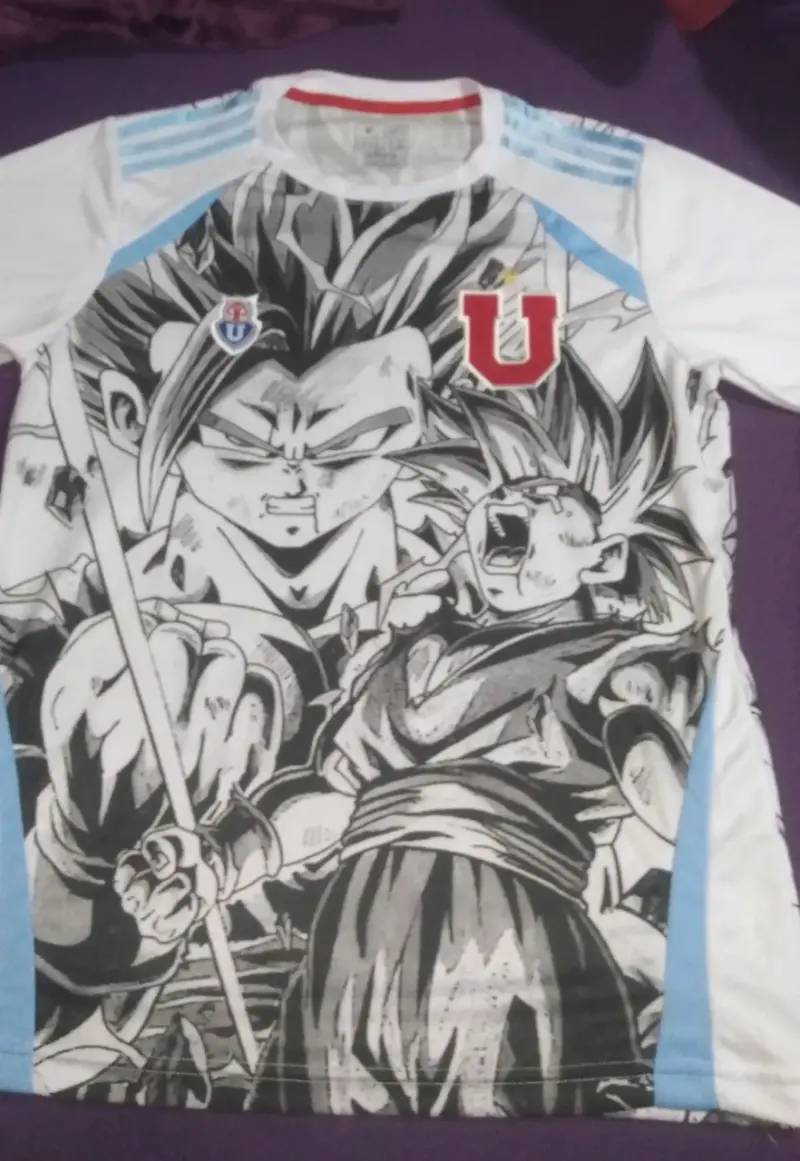 Polera estampada Dragon Ball y U de Chile - 1
