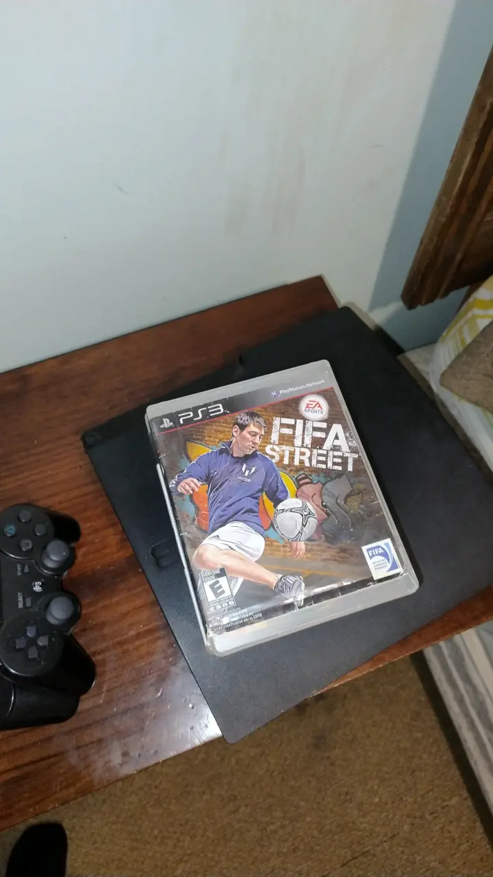 Consola PS3 con FIFA Street - 1