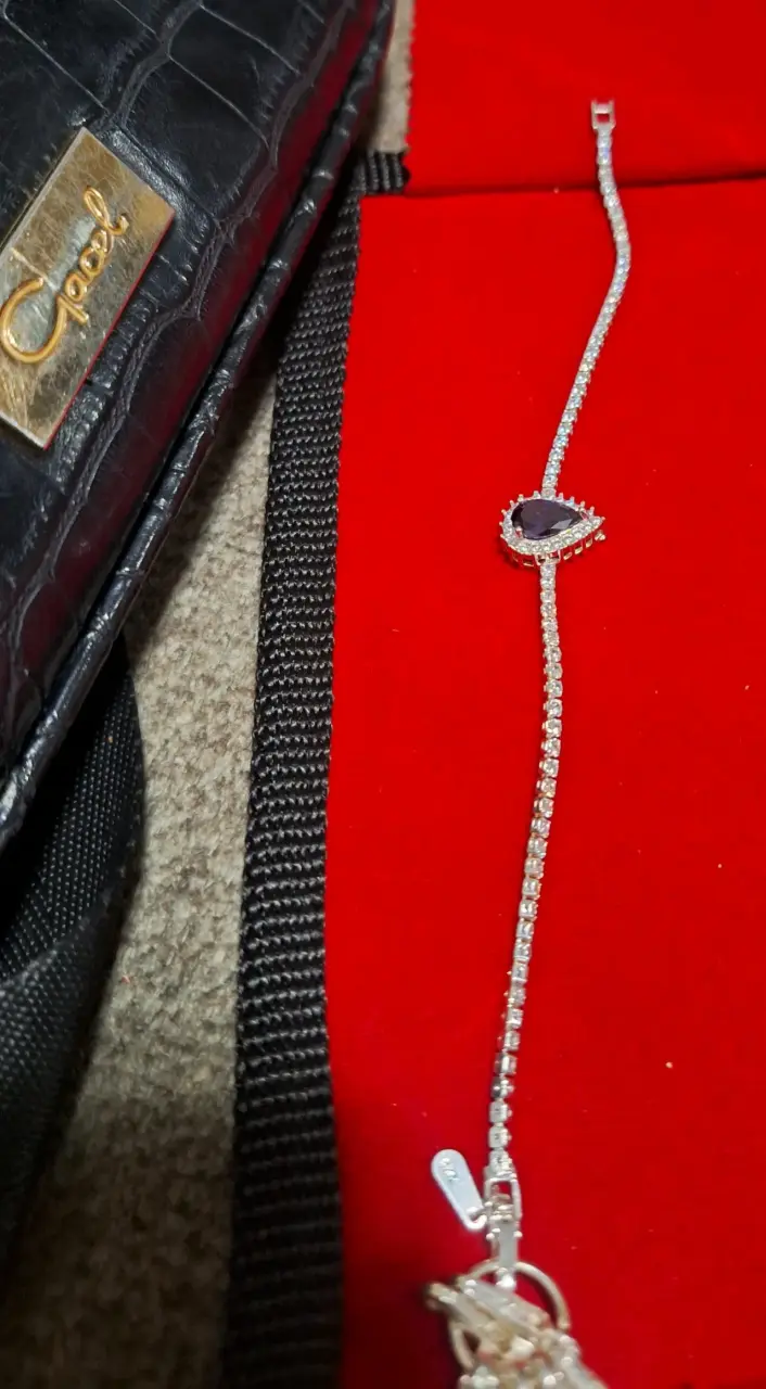 Pulsera de plata con gema