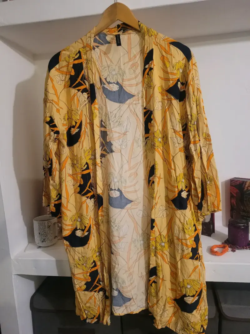 Kimono floral amarillo - 1