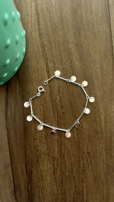 Pulsera de plata con dijes - miniatura 1