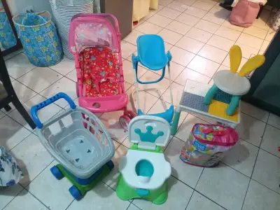 Conjunto mobiliario infantil variado - miniatura 1