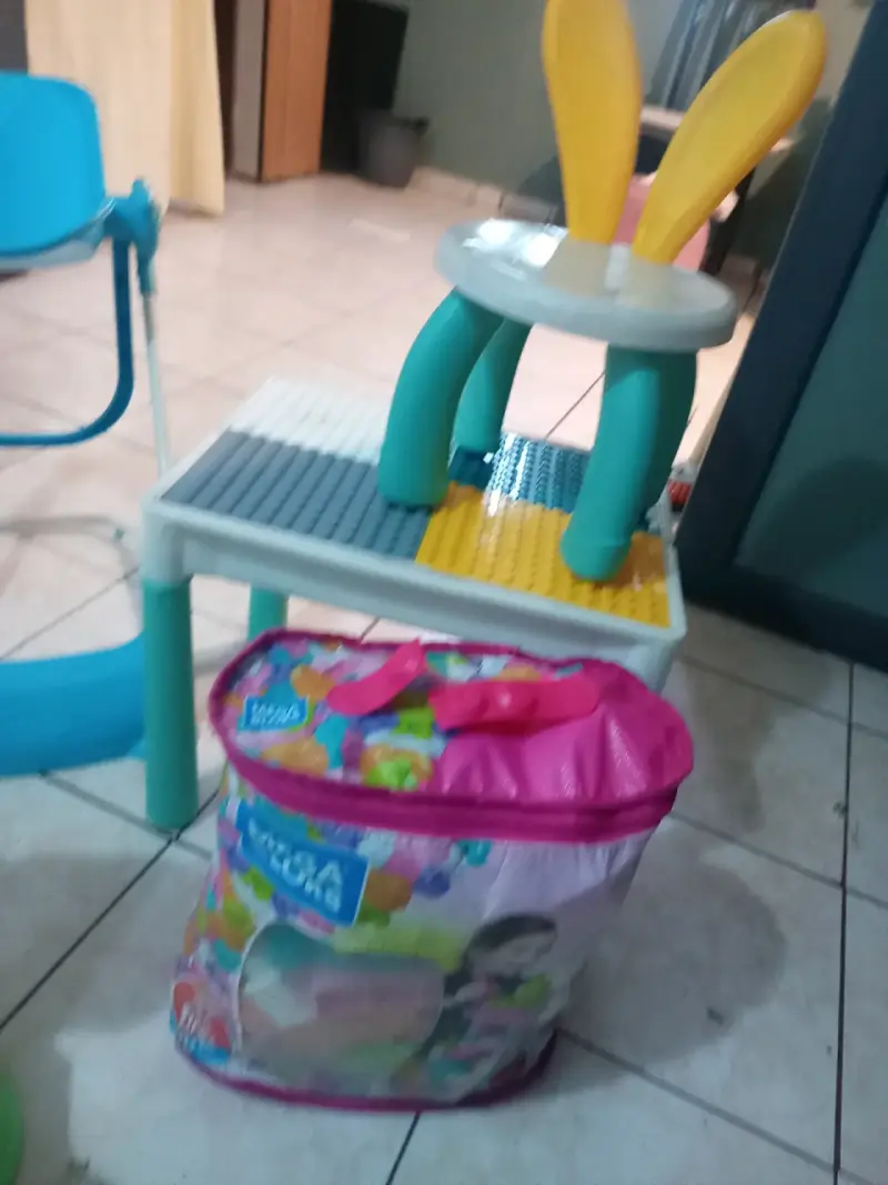 Conjunto mobiliario infantil variado - 4