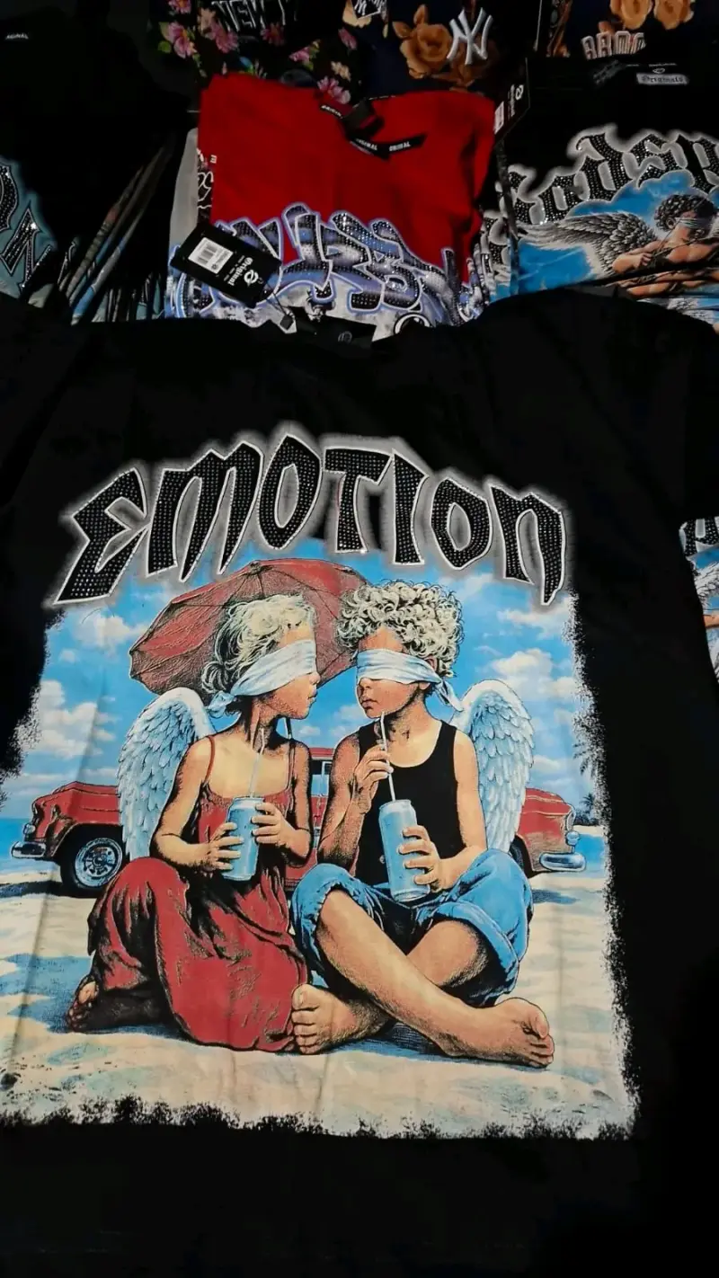 Polera negra estampada Emotion - 3
