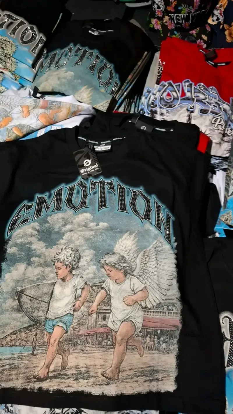 Polera negra estampada Emotion - 6