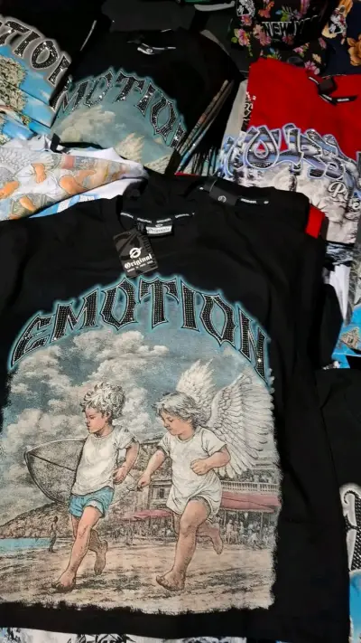 Polera negra estampada Emotion - miniatura 6