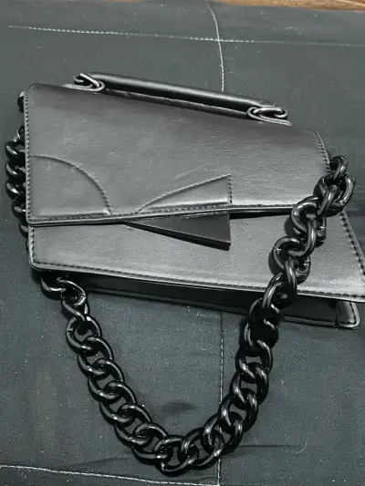 Cartera negra elegante - miniatura 3