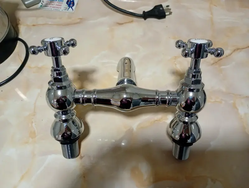 Grifo de tina cromado - 2