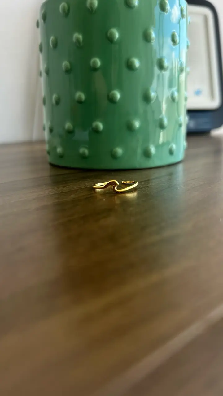 Anillo dorado ajustable