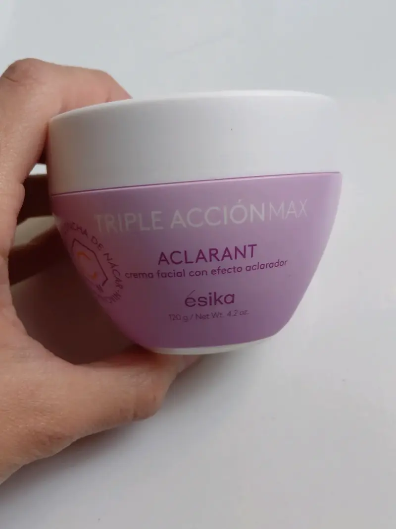 Crema facial aclarante Ésika 120g - 1