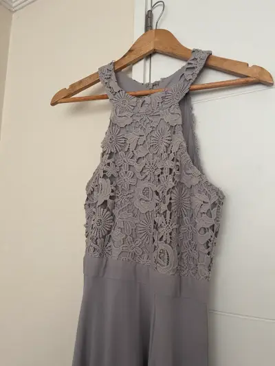 Vestido largo lila con encaje - miniatura 2