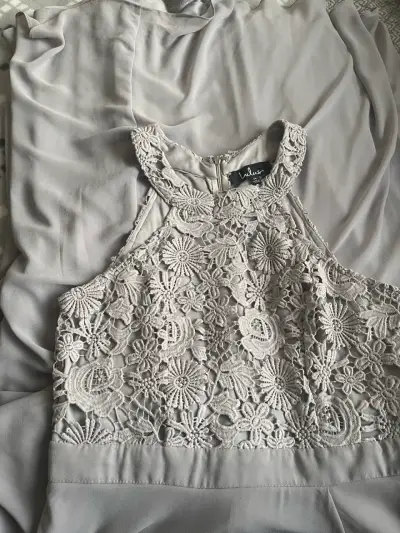 Vestido largo lila con encaje - miniatura 4