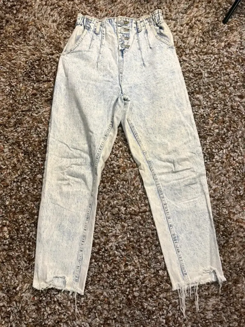 Jeans denim desgastados - 1
