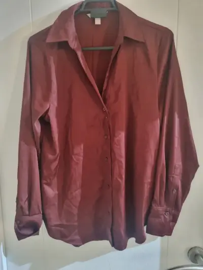 Camisa roja de vestir H&M excelente estado - miniatura 1
