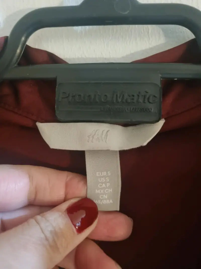 Camisa roja de vestir H&M excelente estado - 2