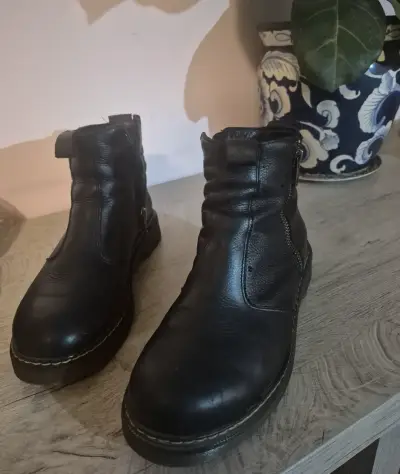 Botines de cuero negro con cierre marca ROMANO - miniatura 1