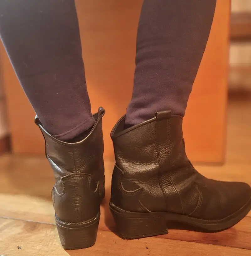 Botines de cuero negros marca NENA - 3